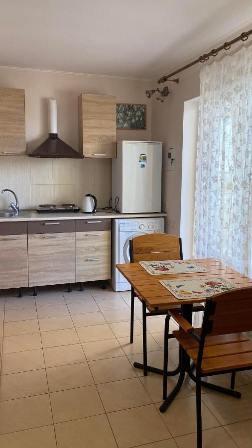 Mini-Hotel Luch Odessa Exteriör bild