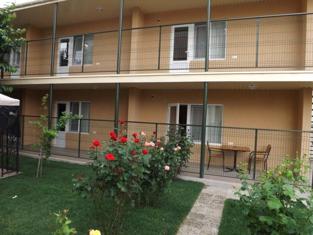 Mini-Hotel Luch Odessa Exteriör bild
